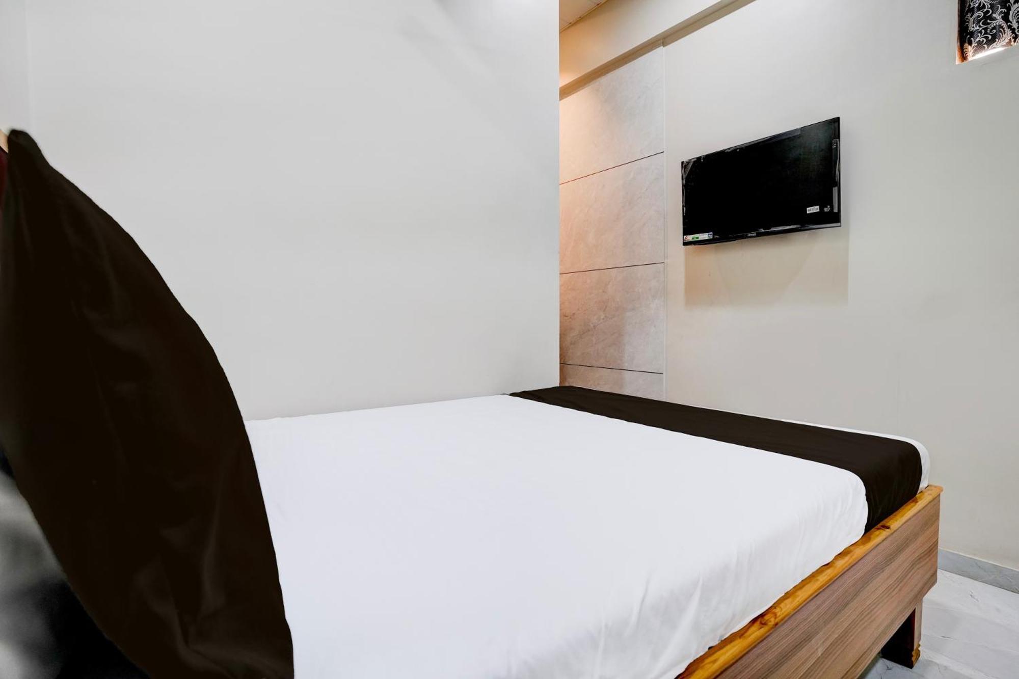 Super Hotel O Divine Fine Dine Lodging And Boarding Kalyan Exterior photo